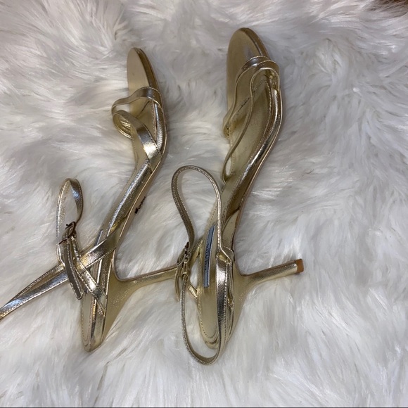 Prada - Picture 3 of 3